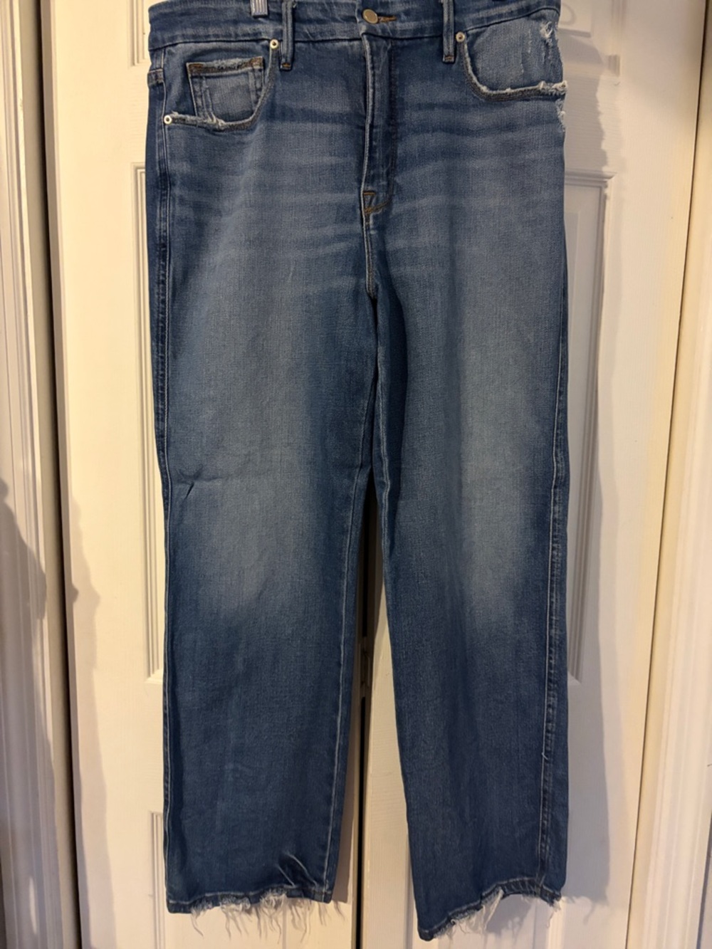 Good American Medium Blue Straight-Leg Raw Hem Jeans